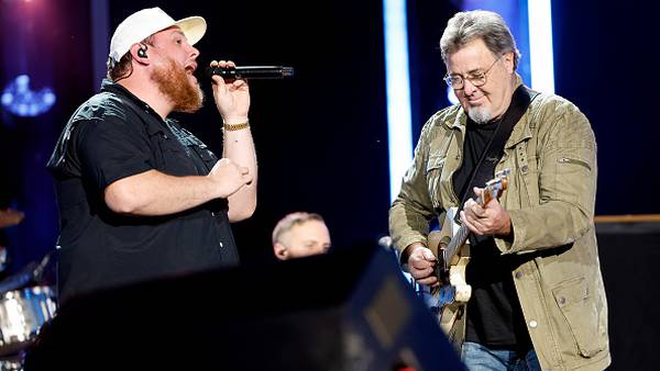 VIDEO: Luke Combs and Vince Gill preform “One More Last Chance” 