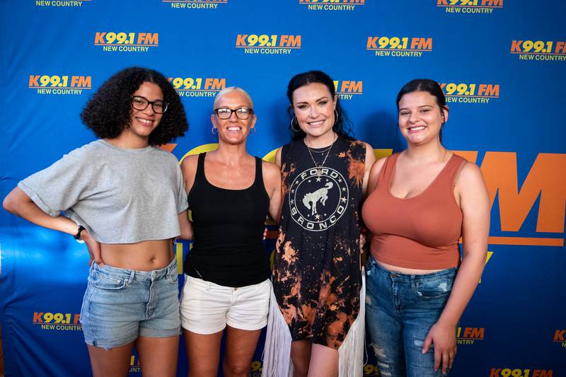 Check out our Photos with Kylie Morgan at W.O. Wrights on Wednesday, August 31st, 2022.