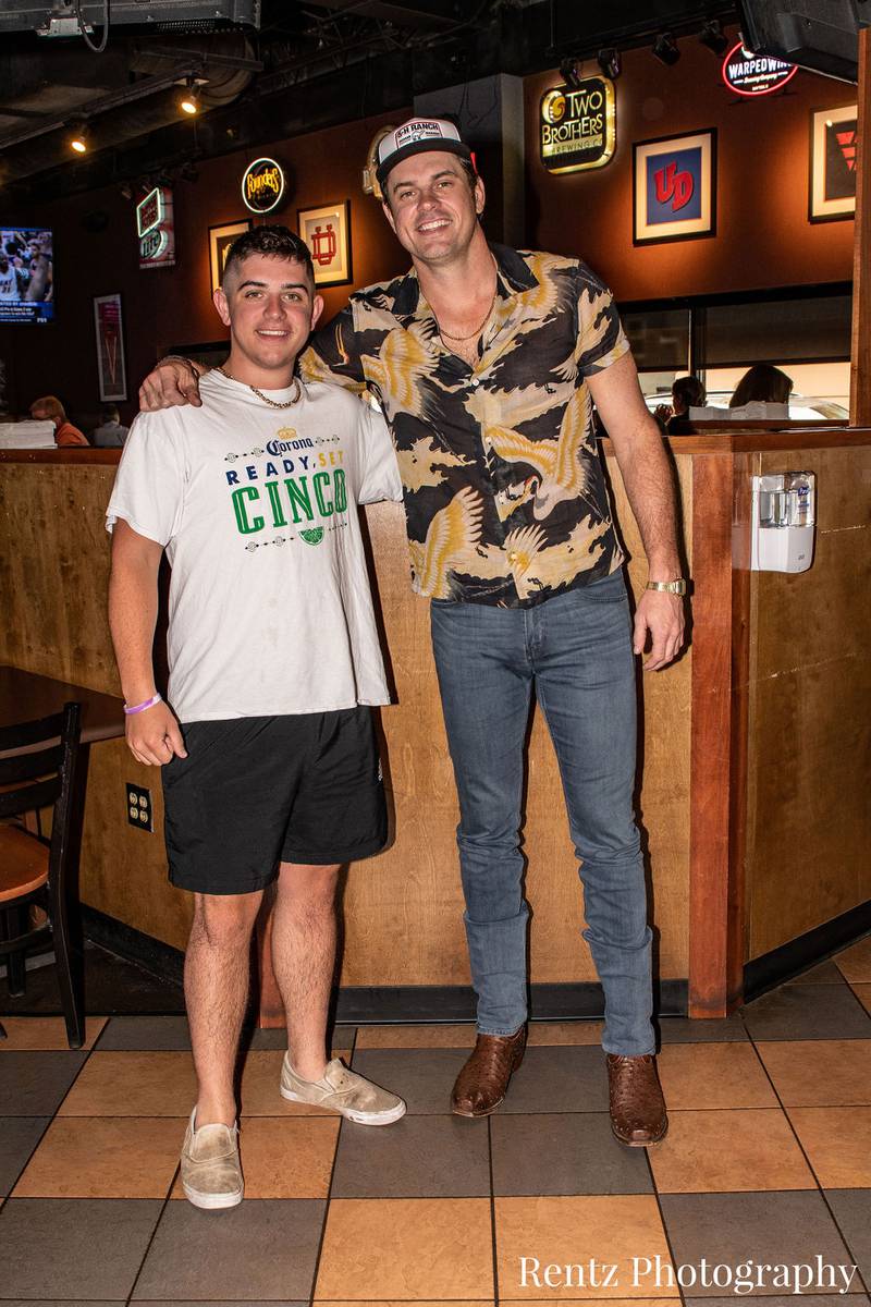 Check out your photos with Matt Stell at Milano's on May 5th, 2022