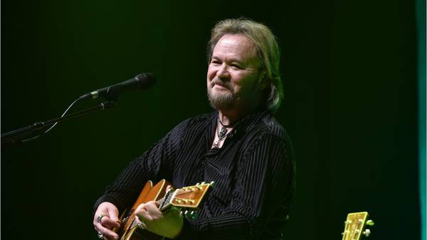 Win Tickets To See Travis Tritt At The Fraze Pavilion